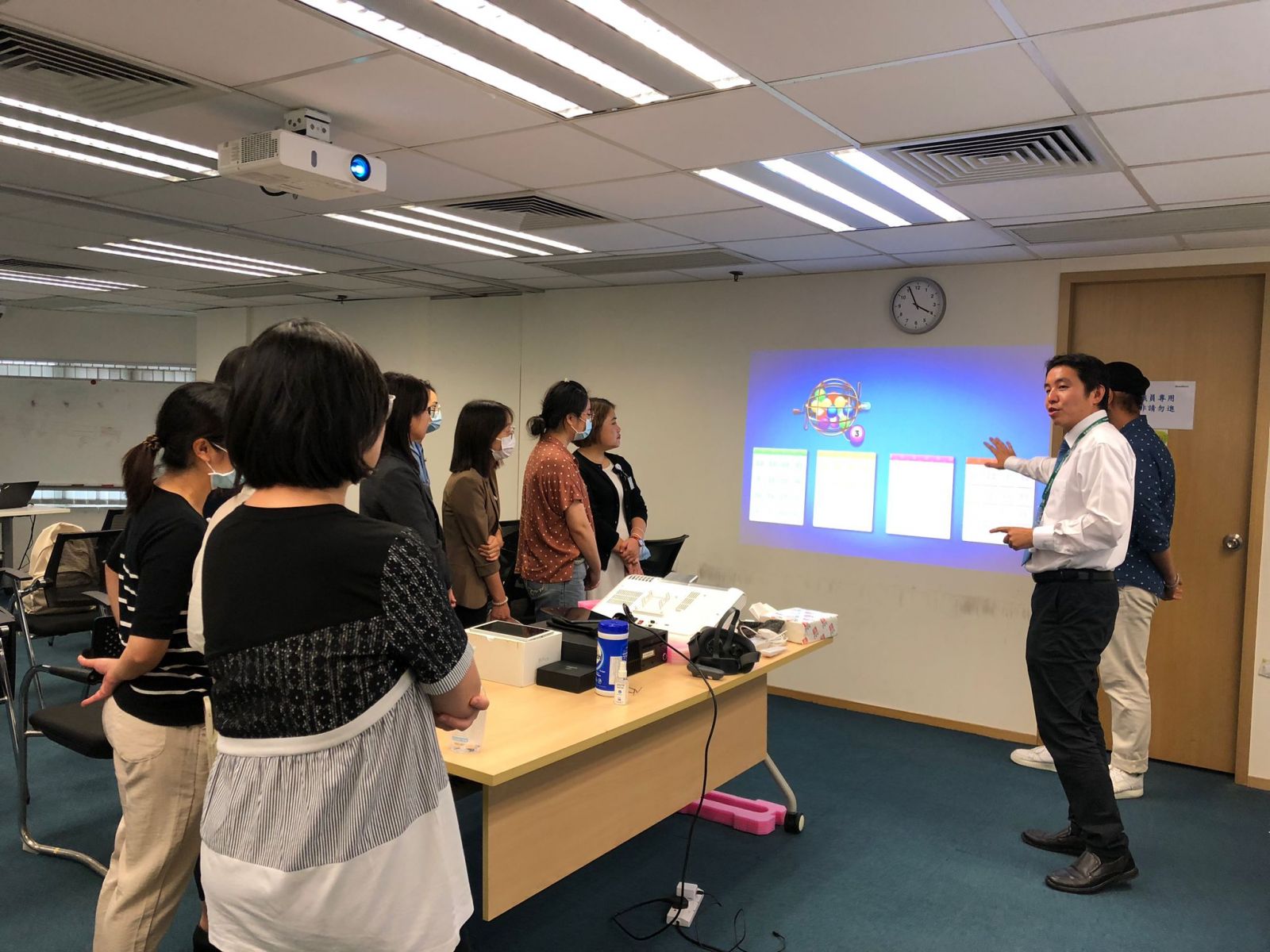HKAN Visit GF Technovation - OBIE projector demo